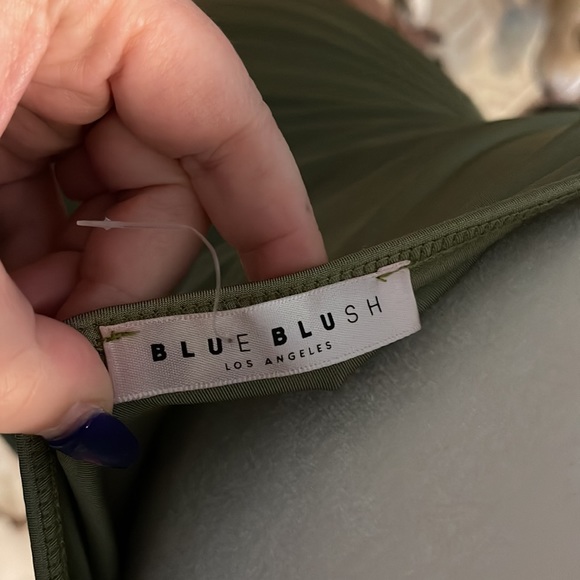 Beautiful green halter mini dress never worn! - Picture 4 of 5